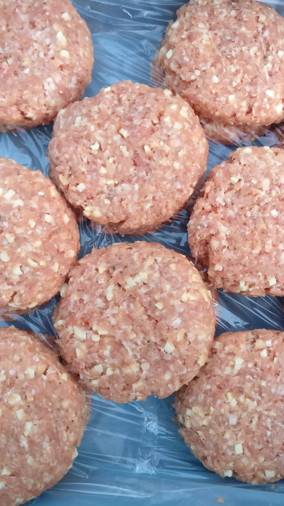 Ambachtelijke hamburger met verse groenten